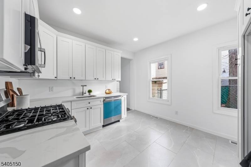 Elizabeth City, NJ 07206,322 Court St