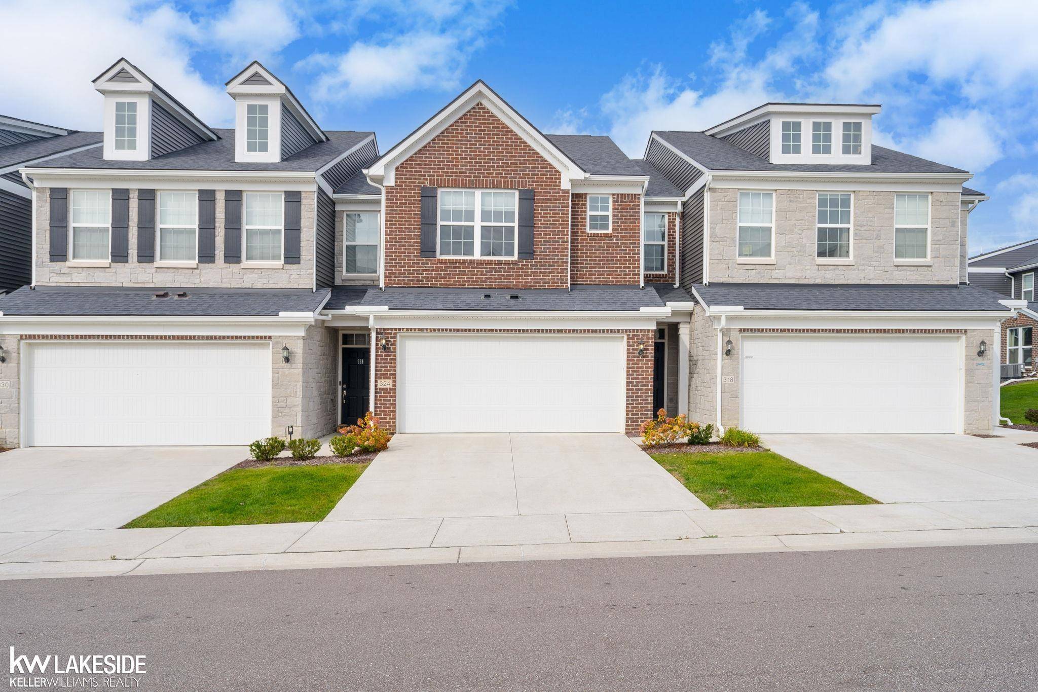 Rochester, MI 48307,324 Strawberry DR