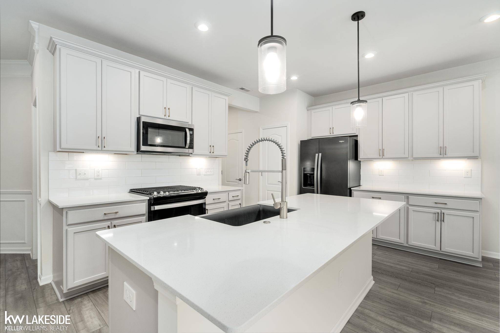 Rochester, MI 48307,324 Strawberry DR