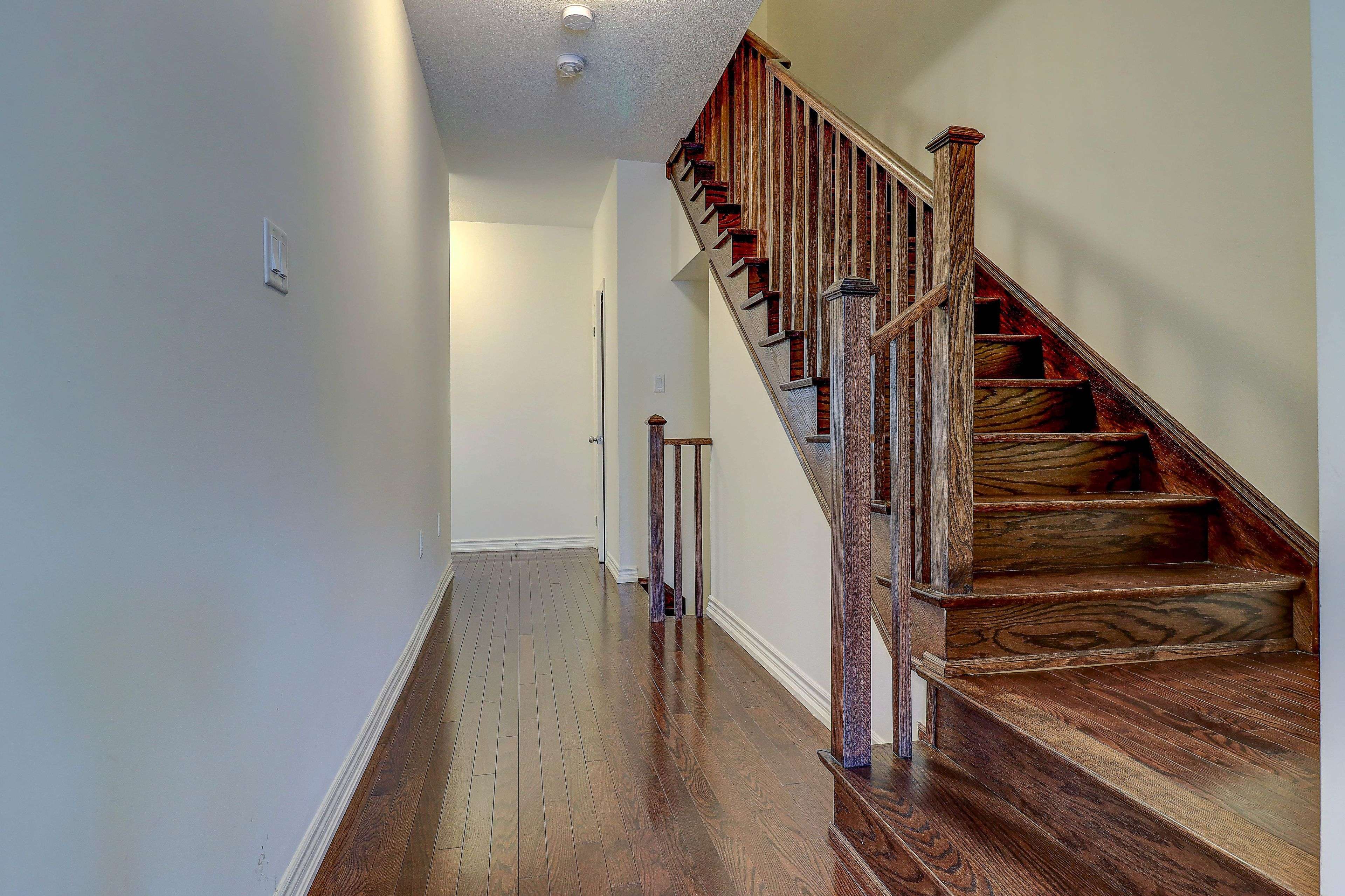 Oshawa, ON L1H 8L7,1222 Rexton DR