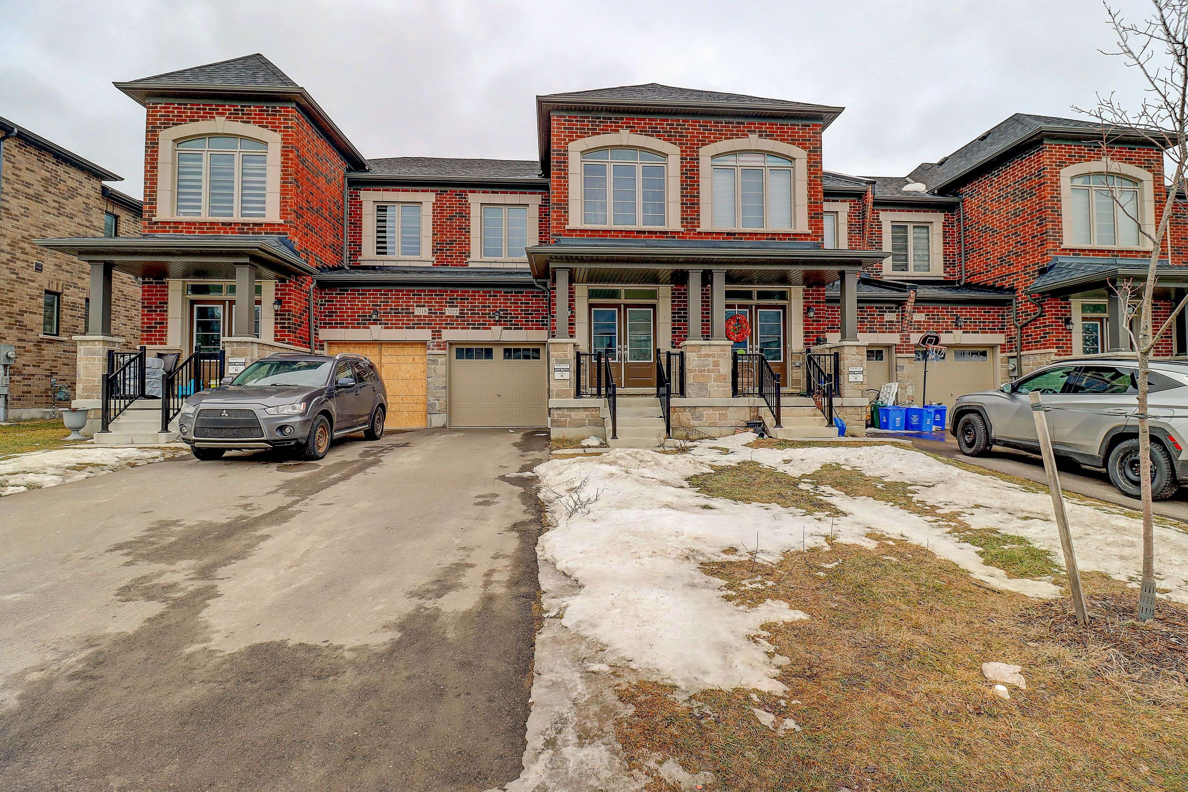 Oshawa, ON L1H 8L7,1222 Rexton DR