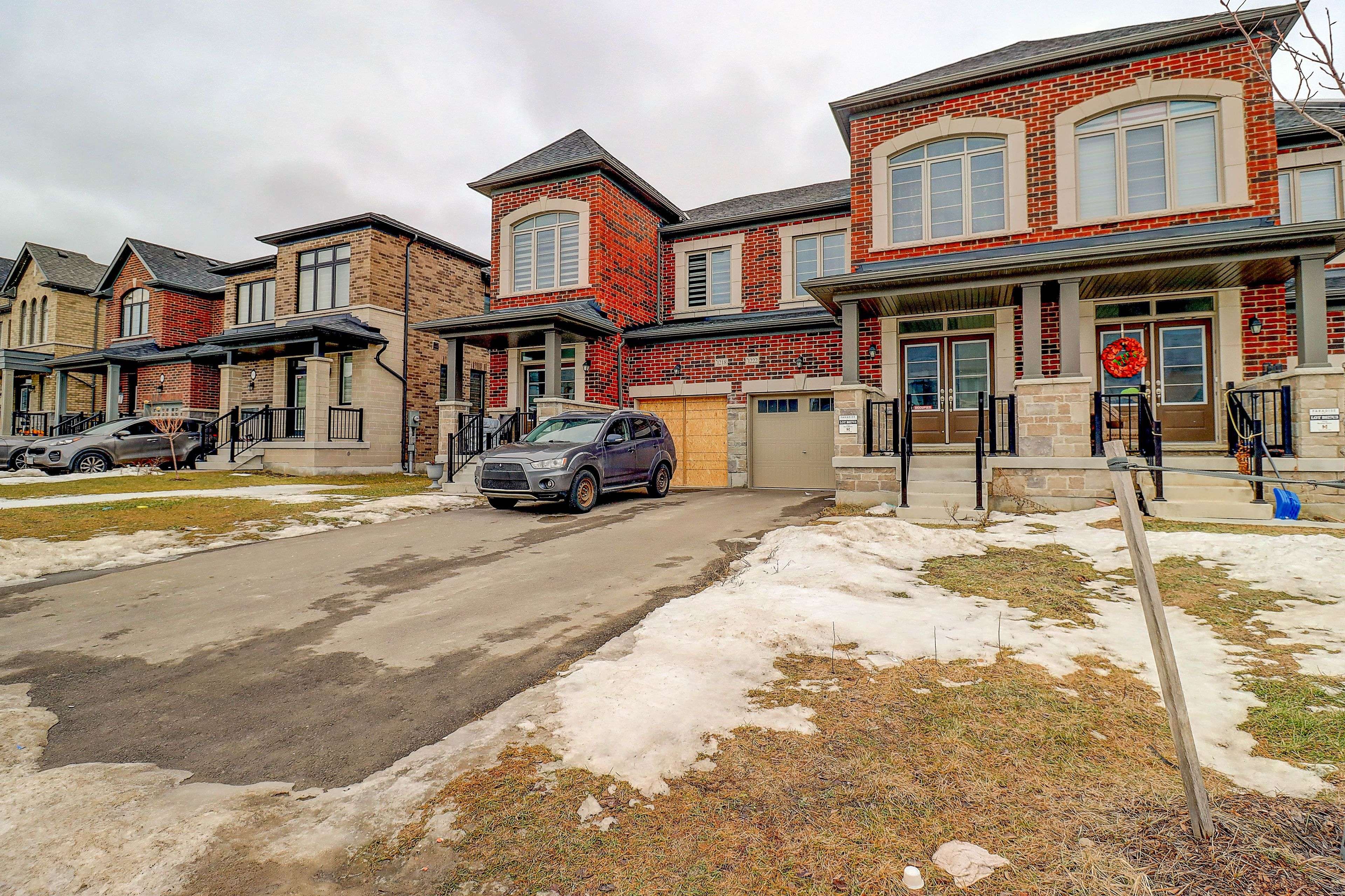 Oshawa, ON L1H 8L7,1222 Rexton DR