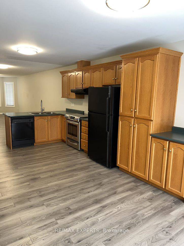 Barrie, ON L4N 8R7,70 Marsellus DR #MAIN