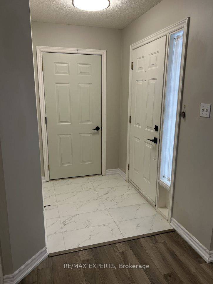 Barrie, ON L4N 8R7,70 Marsellus DR #MAIN