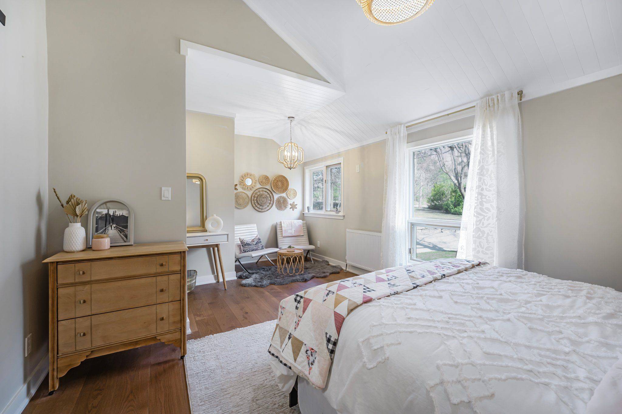 Oro-medonte, ON L0L 1T0,1359 Old Barrie RD E