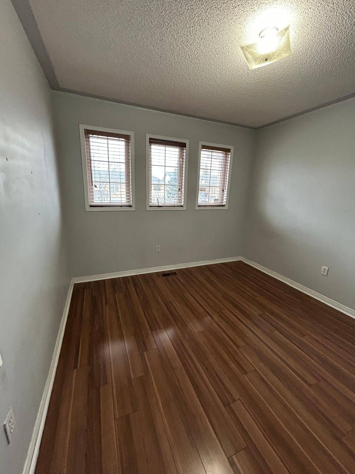 Brampton, ON L6R 2G7,45 Seaside CIR #Main