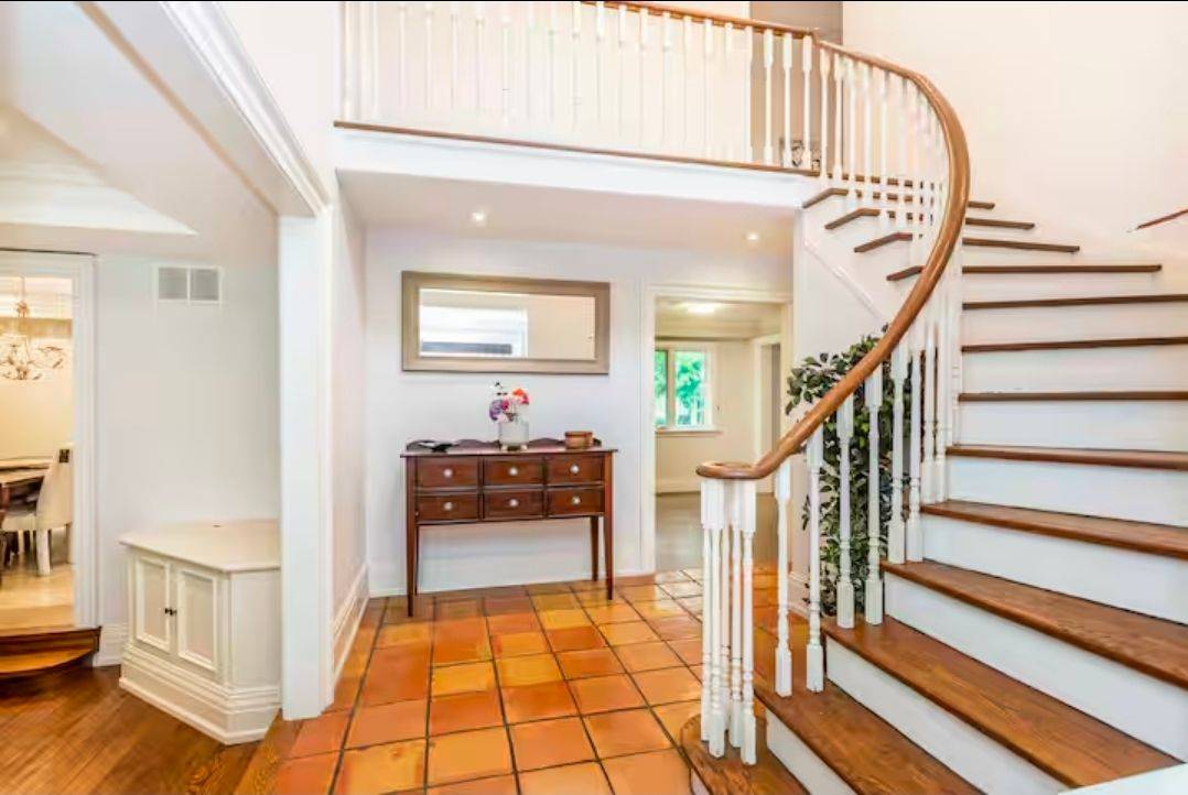 Mississauga, ON L5J 4G4,1749 Wembury RD #Upper