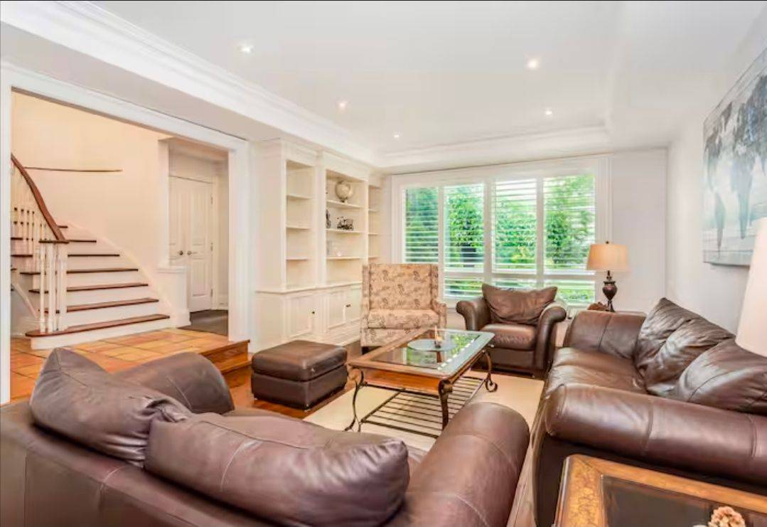 Mississauga, ON L5J 4G4,1749 Wembury RD #Upper