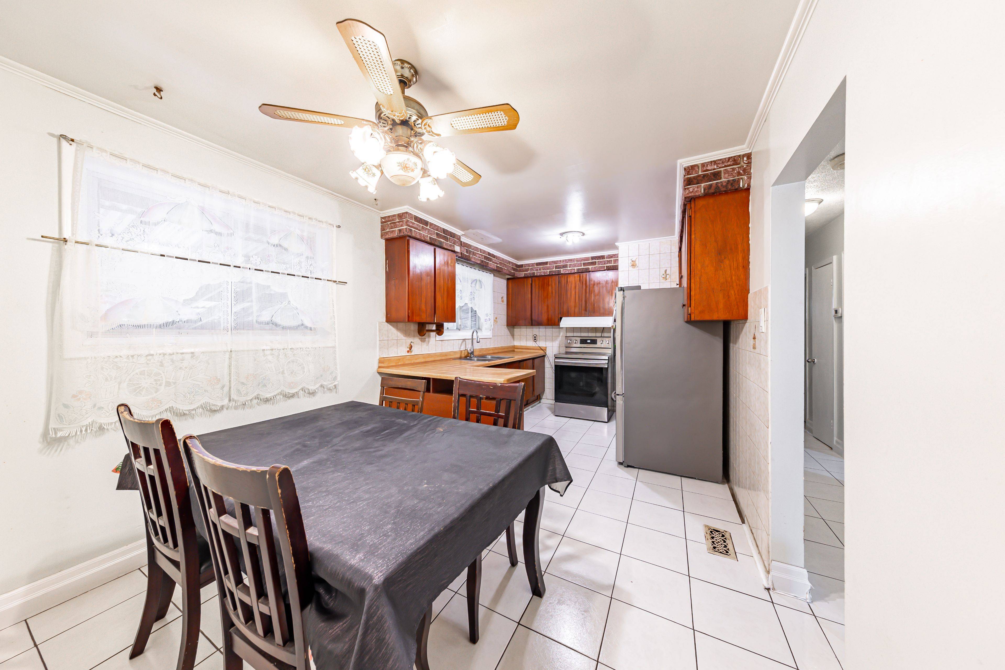 Toronto W10, ON M9V 1S7,25 Monterrey DR