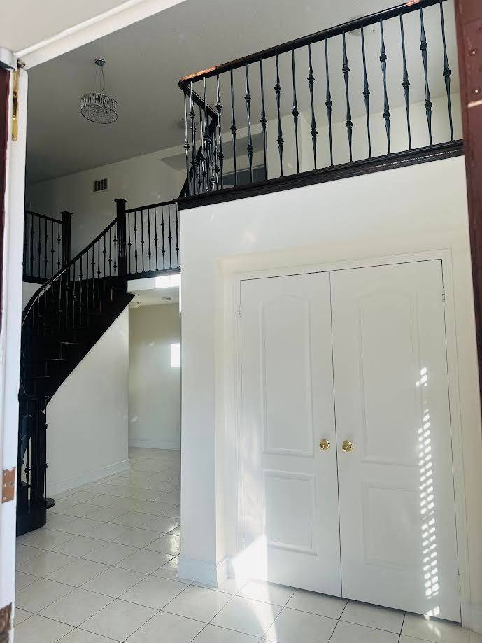 Brampton, ON L7A 3C1,329 Brisdale DR W