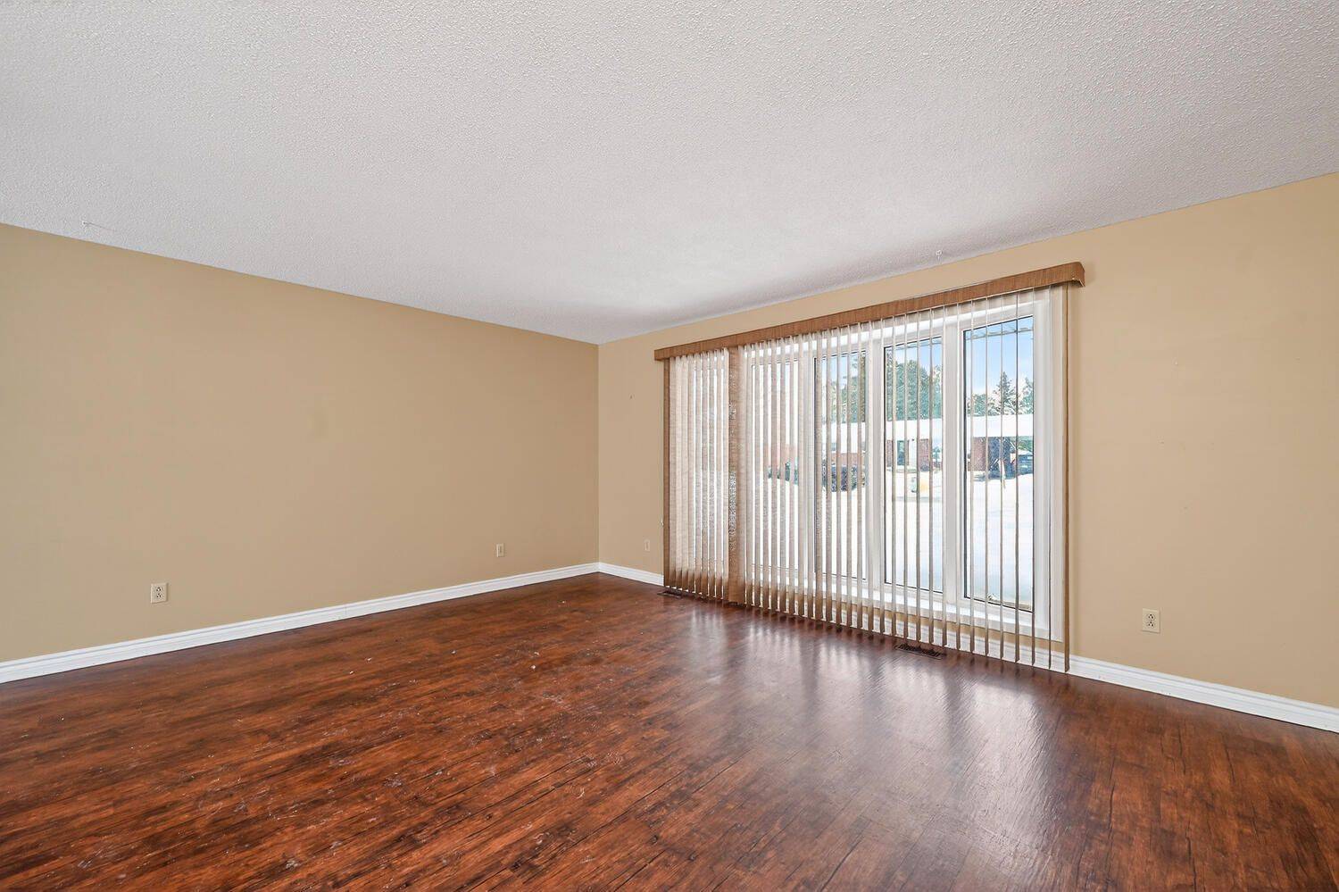 Smiths Falls, ON K7A 3X8,48 Carol CRES