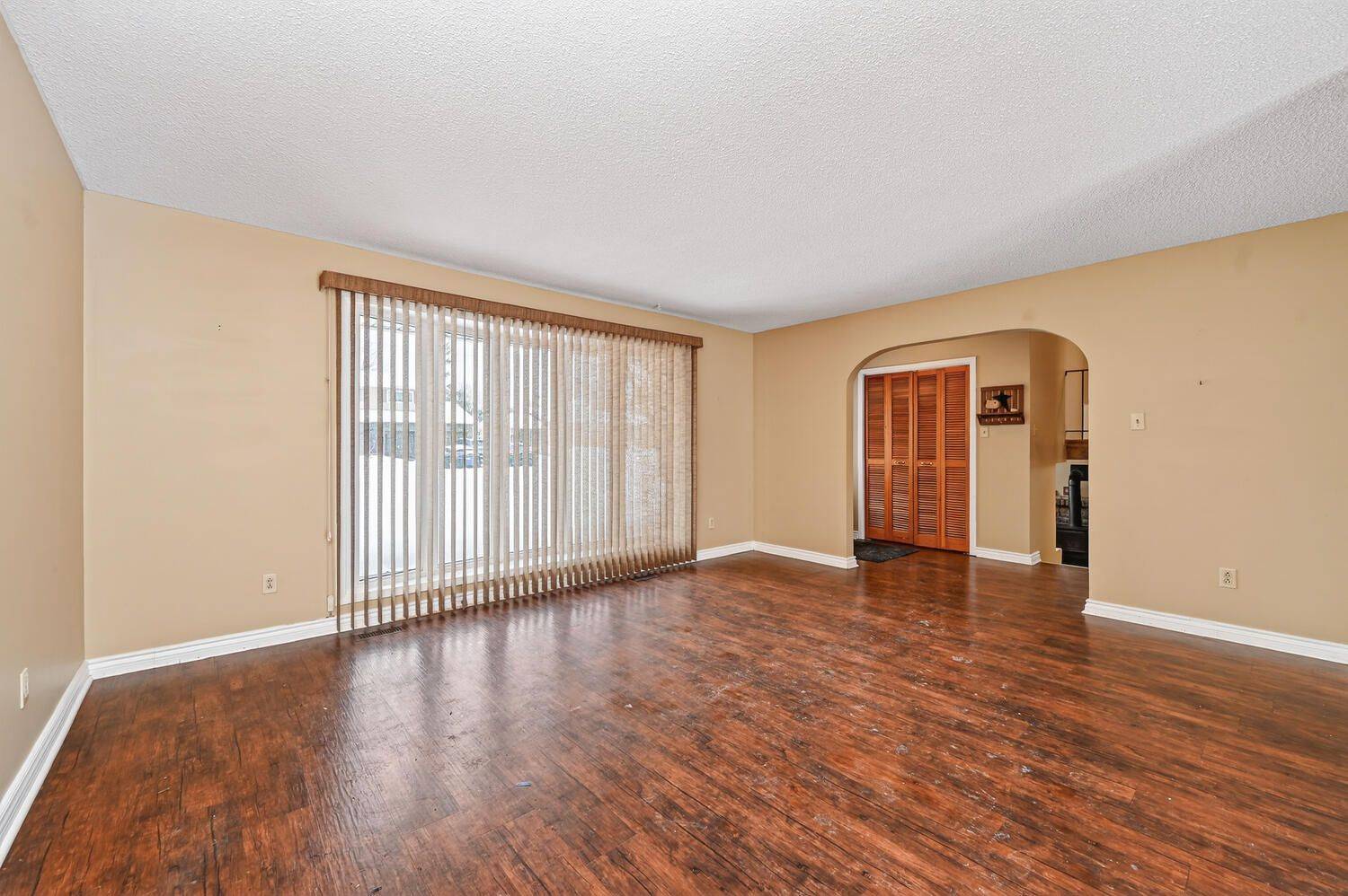 Smiths Falls, ON K7A 3X8,48 Carol CRES