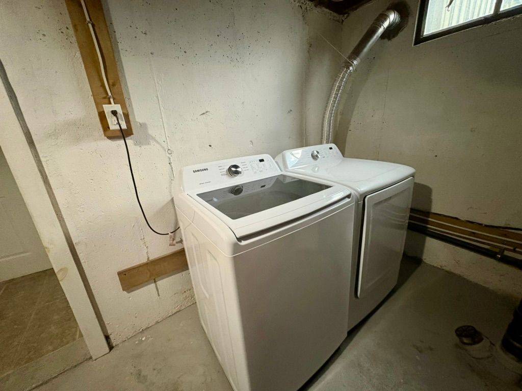 Peterborough, ON K9J 4C7,693 Hawley ST #BSMT