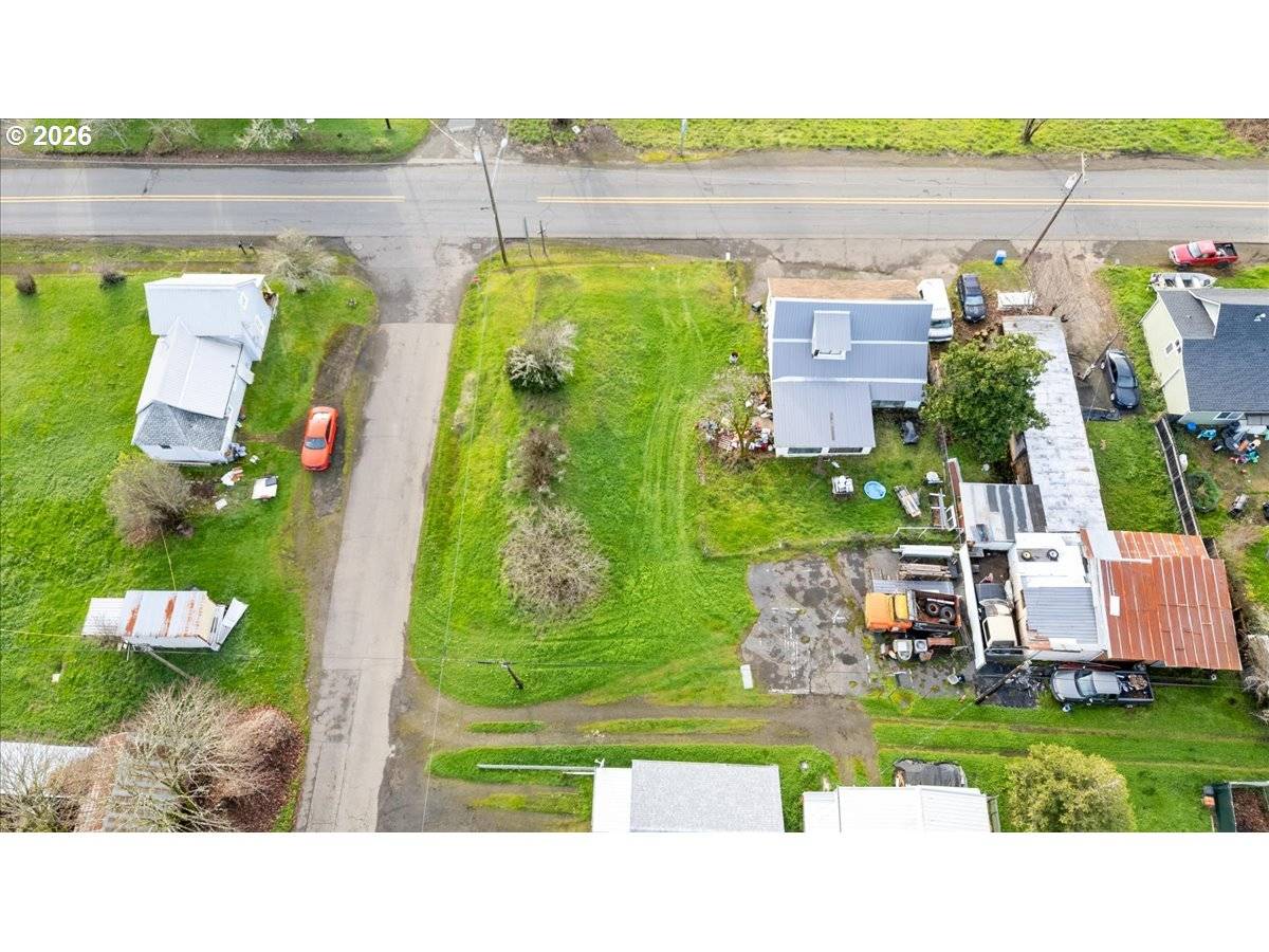 Oakland, OR 97462,105 NE PINE ST