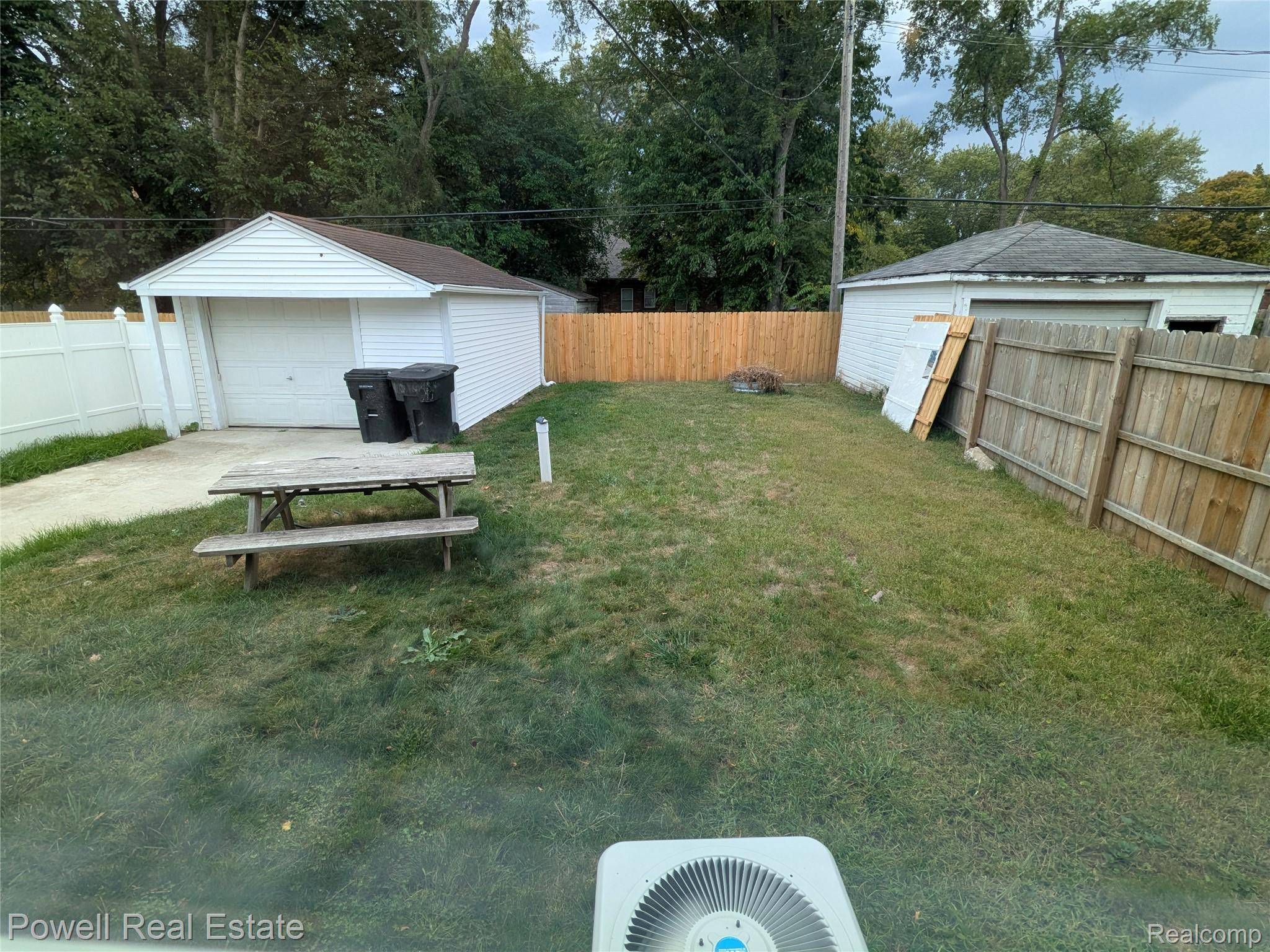 Detroit, MI 48205,19161 Hamburg ST