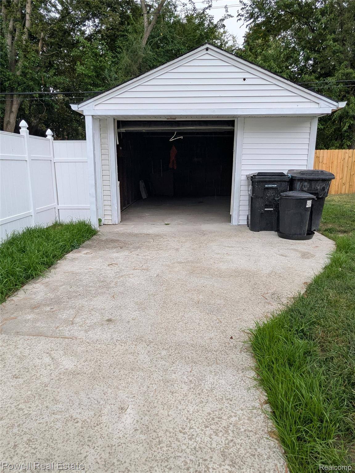 Detroit, MI 48205,19161 Hamburg ST