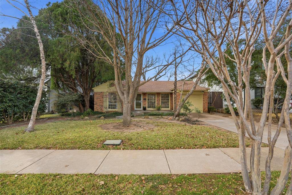 Dallas, TX 75220,9841 Lakemont Drive