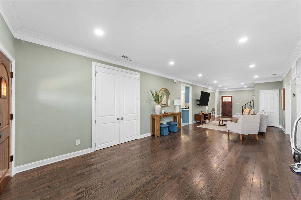 Dallas, TX 75235,3316 Inwood Road