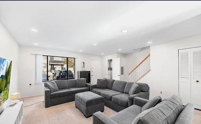 Staten  Island, NY 10309,28 Berry CT