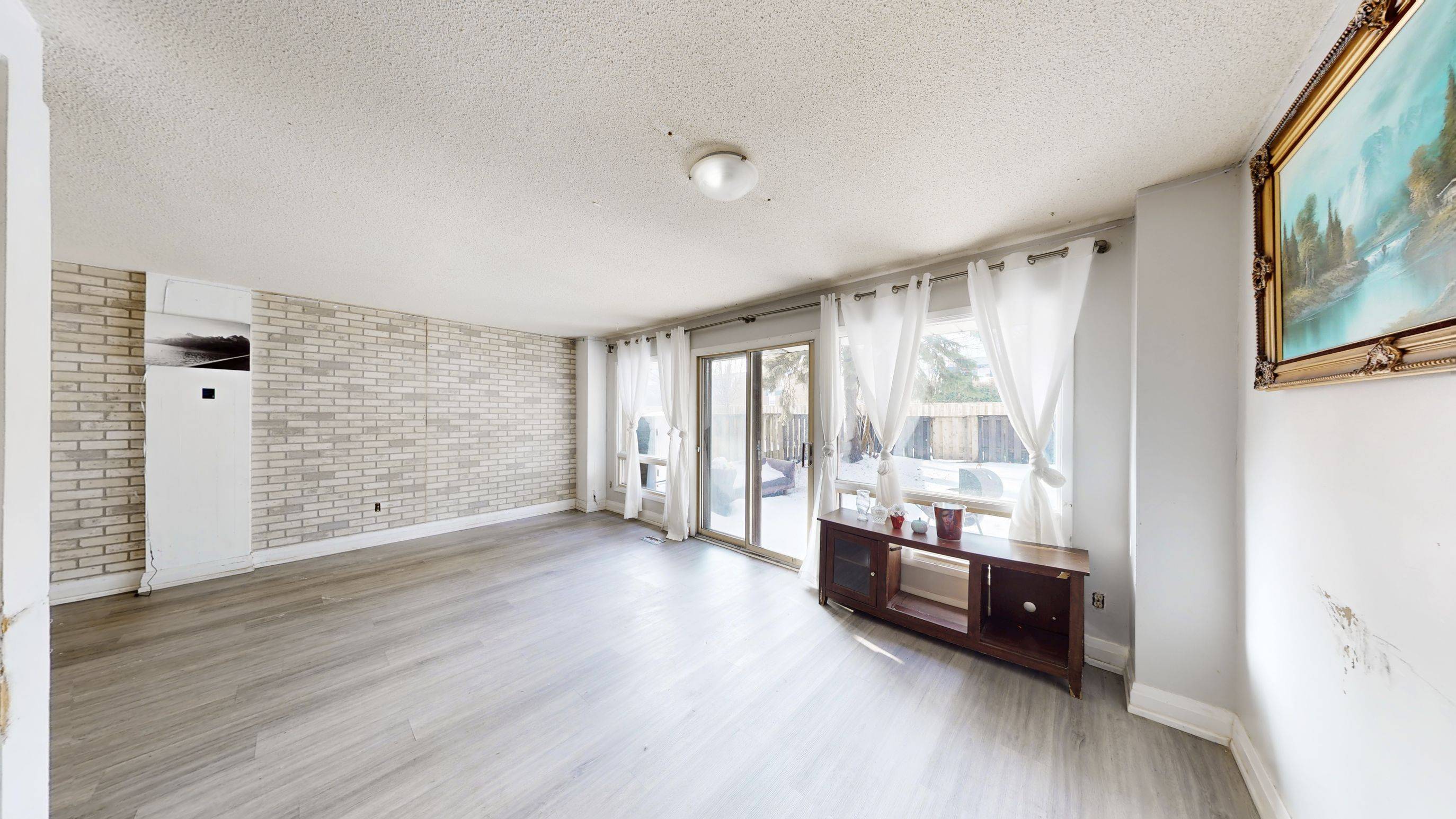 Toronto E09, ON M1E 4W5,11 Livonia PL #18