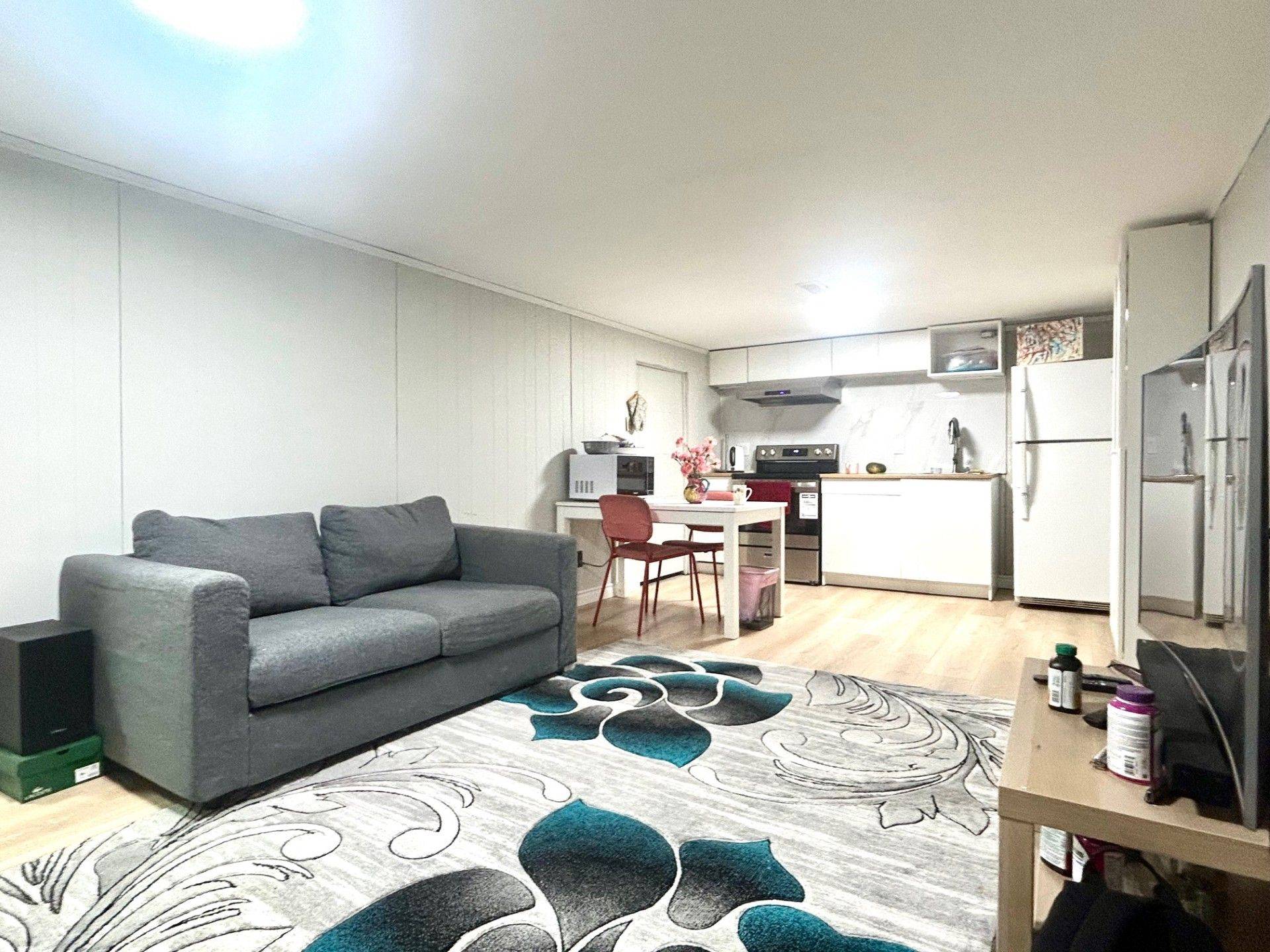 Toronto E07, ON M1S 2T7,27 Hayward CRES #Basement