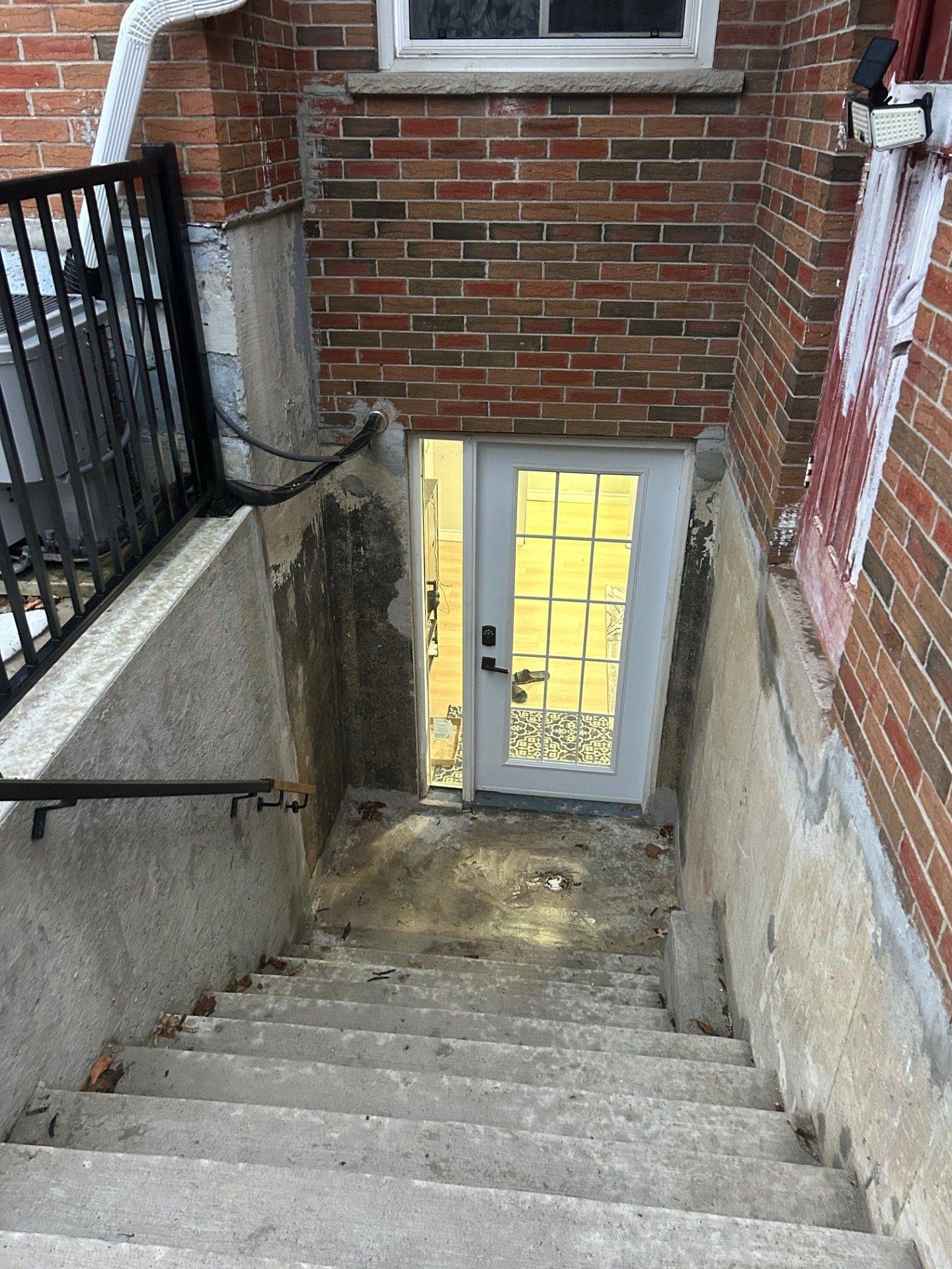 Toronto E07, ON M1S 2T7,27 Hayward CRES #Basement