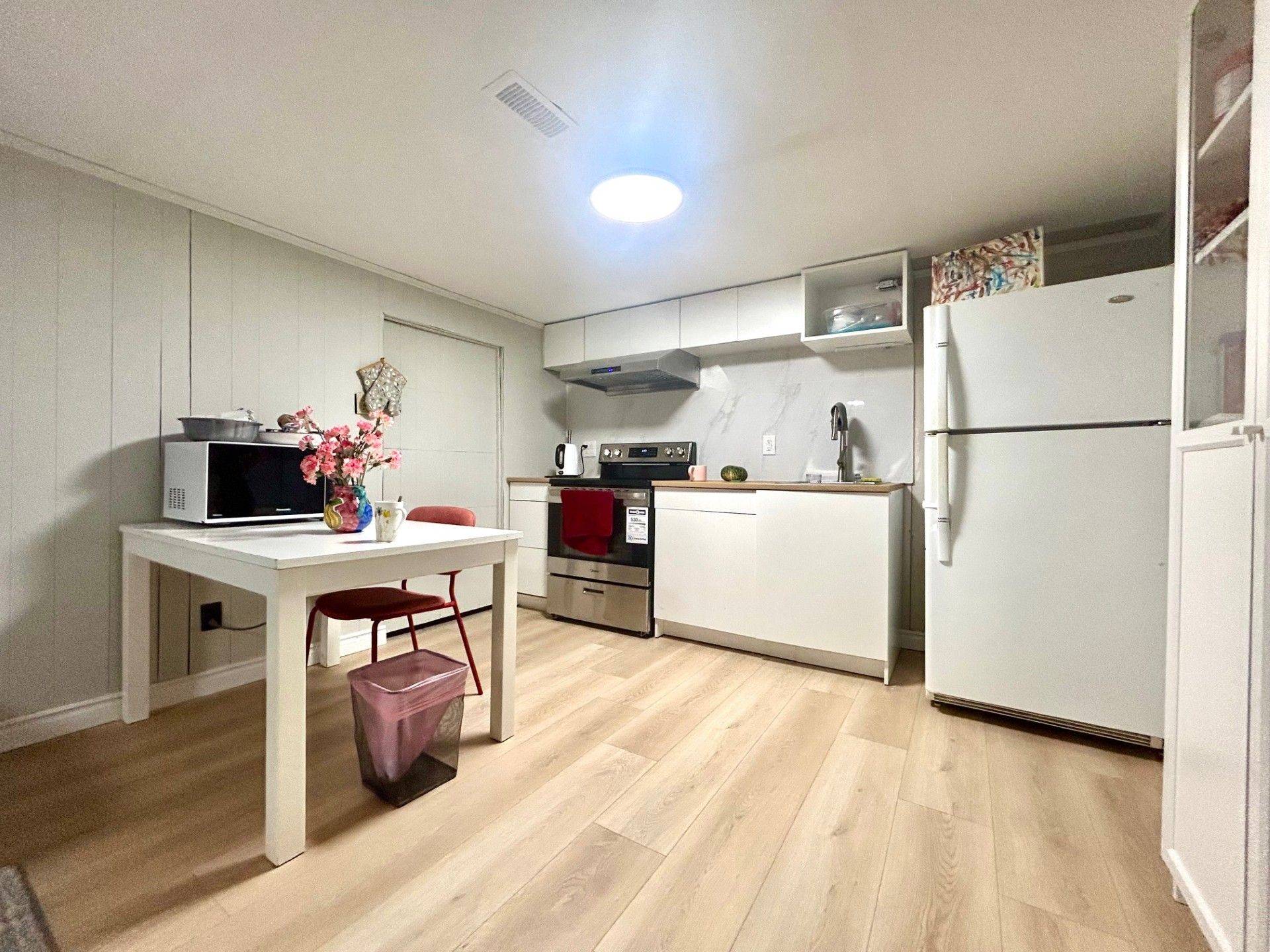 Toronto E07, ON M1S 2T7,27 Hayward CRES #Basement