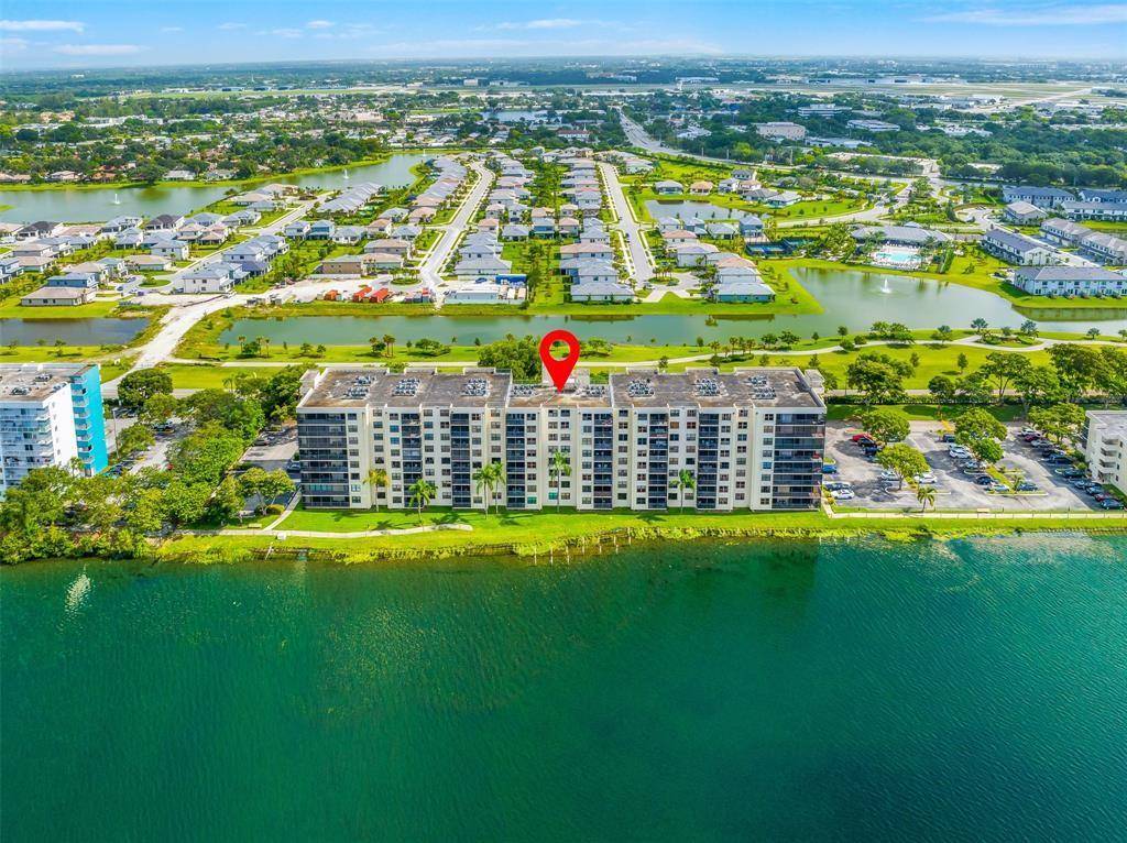 Oakland Park, FL 33309,105 Lake Emerald Dr #711