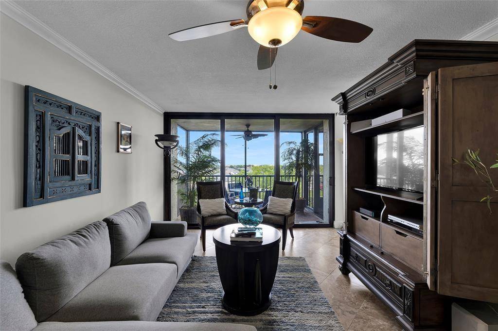 Oakland Park, FL 33309,105 Lake Emerald Dr #711