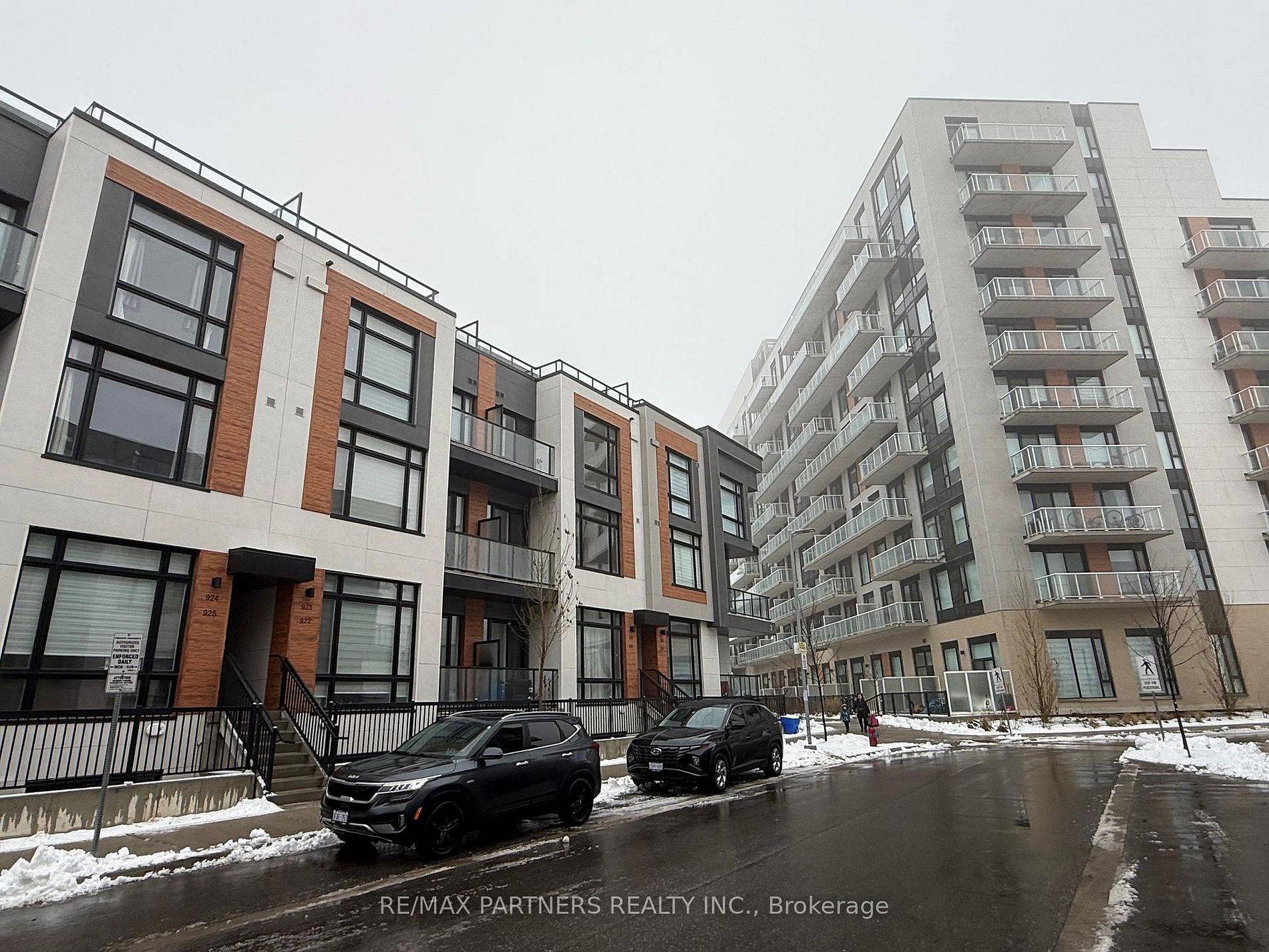 Richmond Hill, ON L4S 0N4,2 Steckley House LN #924