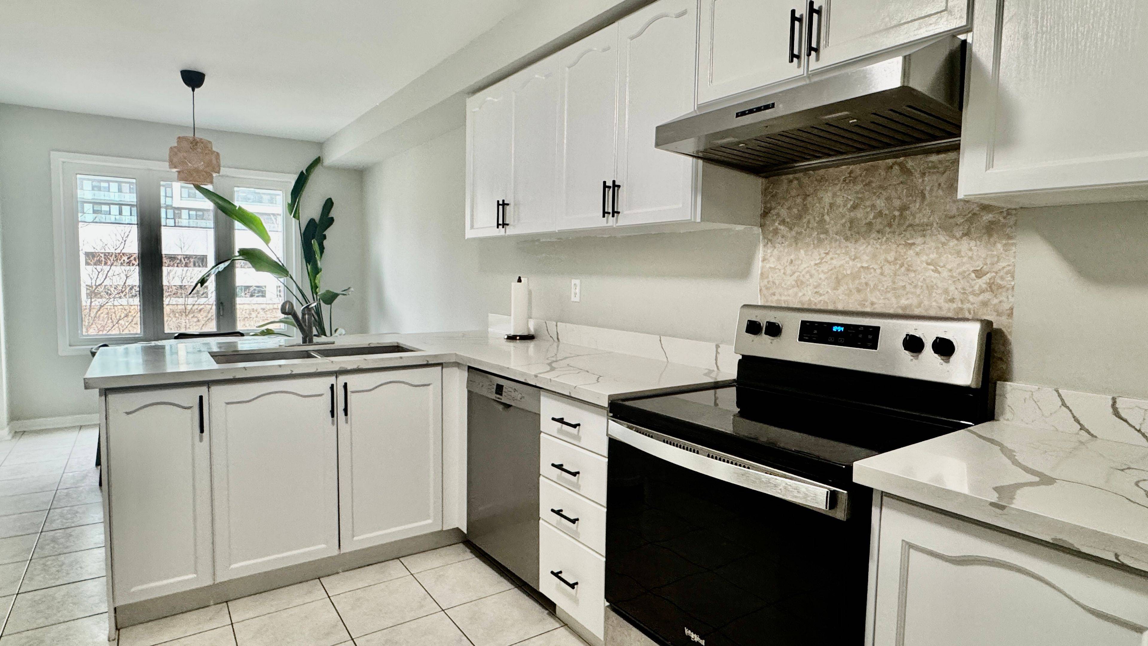 Richmond Hill, ON L4B 4J5,62 Beresford DR