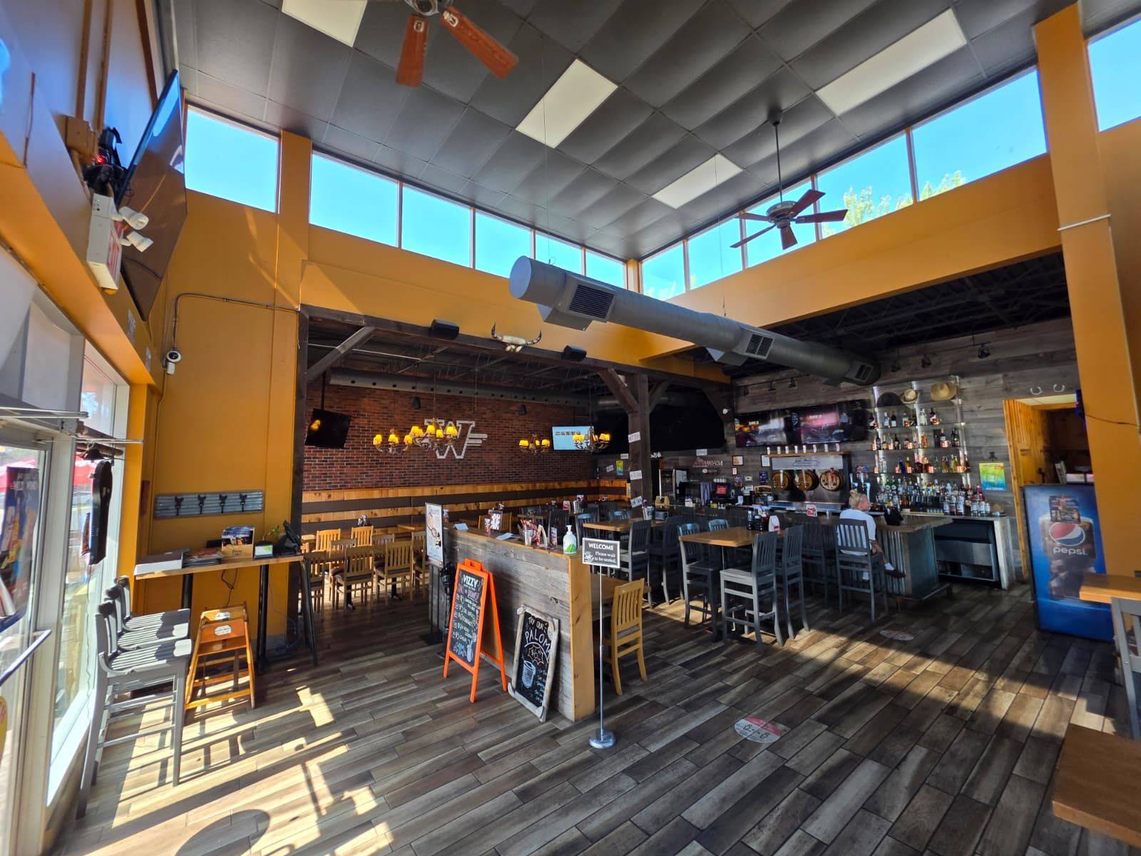 Wasaga Beach, ON L9Z 0B6,321 Main ST #2