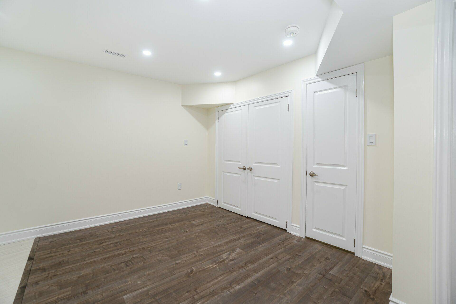 Brampton, ON L6Y 2A5,20 Hubbell RD #Bsmt