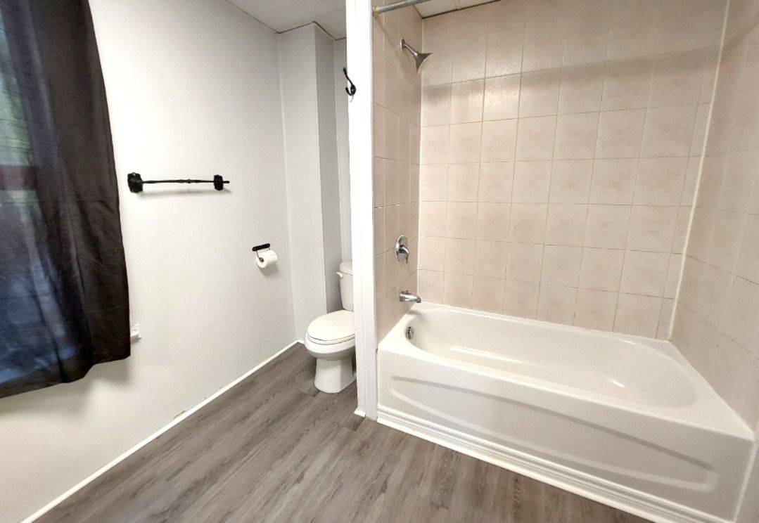 Port Colborne, ON L3K 1S5,130 Main ST E