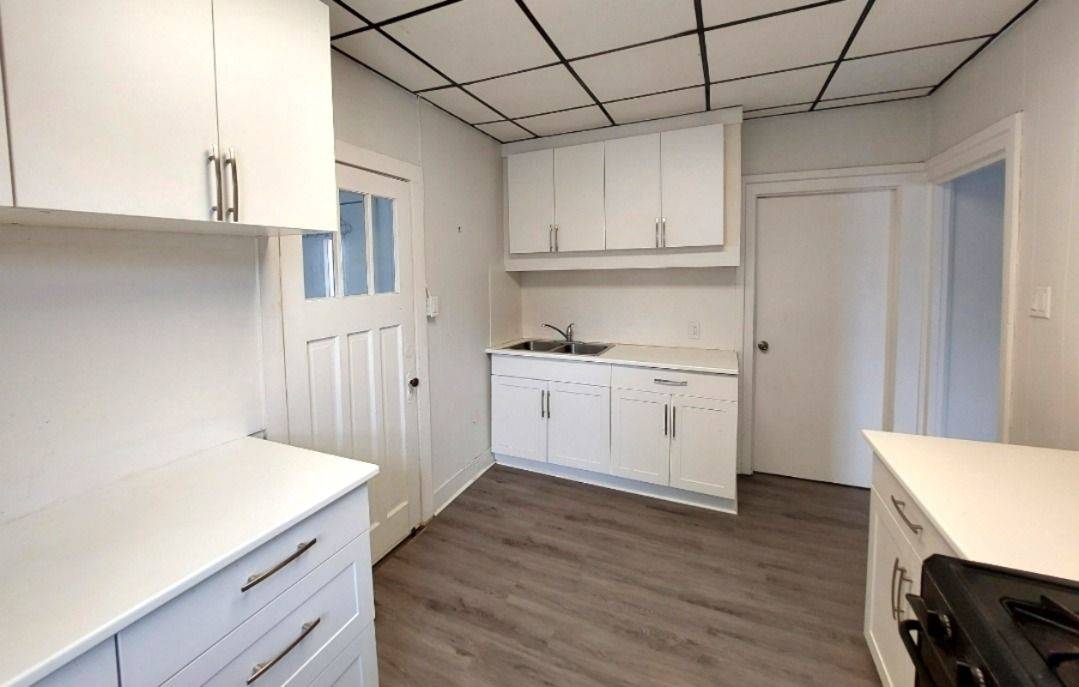 Port Colborne, ON L3K 1S5,130 Main ST E