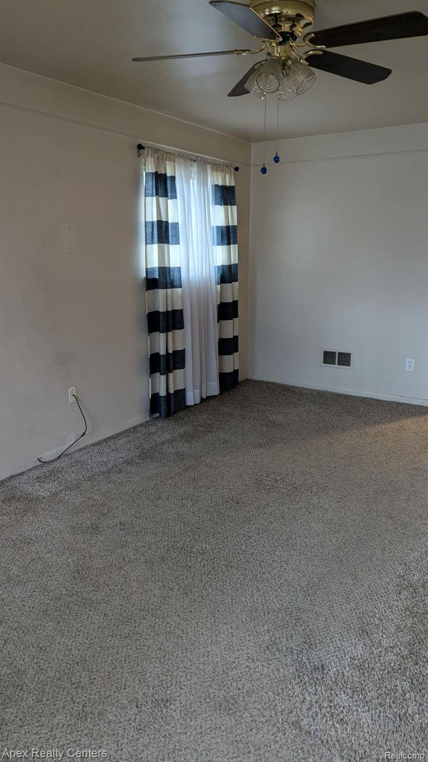 Livonia, MI 48152,18285 Deering ST N