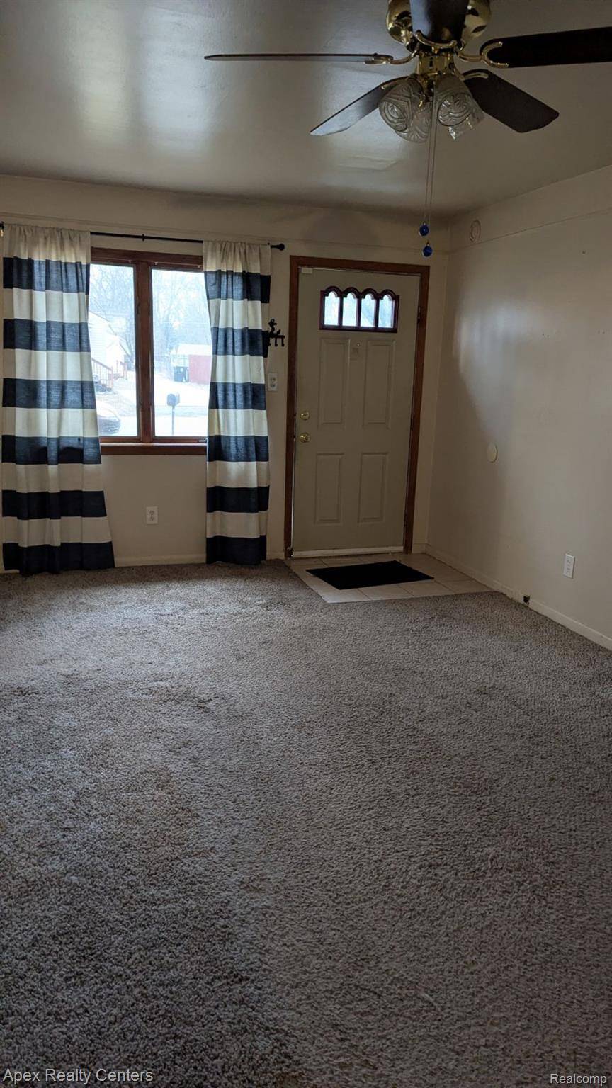 Livonia, MI 48152,18285 Deering ST N