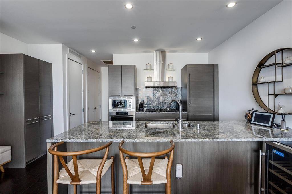 Dallas, TX 75201,2900 McKinnon Street #1606