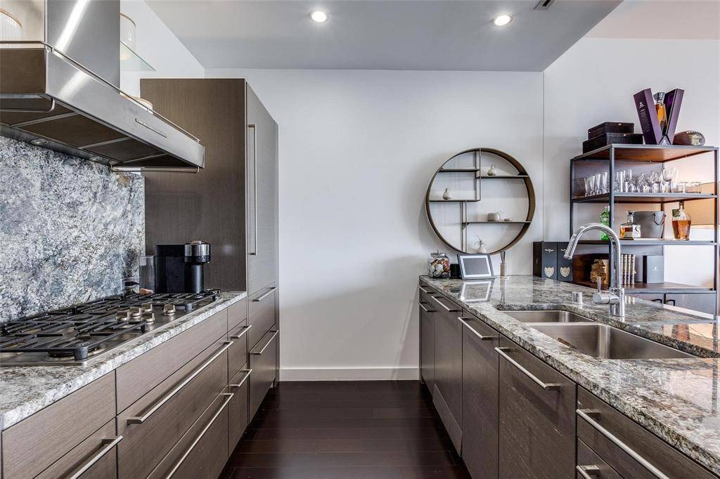 Dallas, TX 75201,2900 McKinnon Street #1606