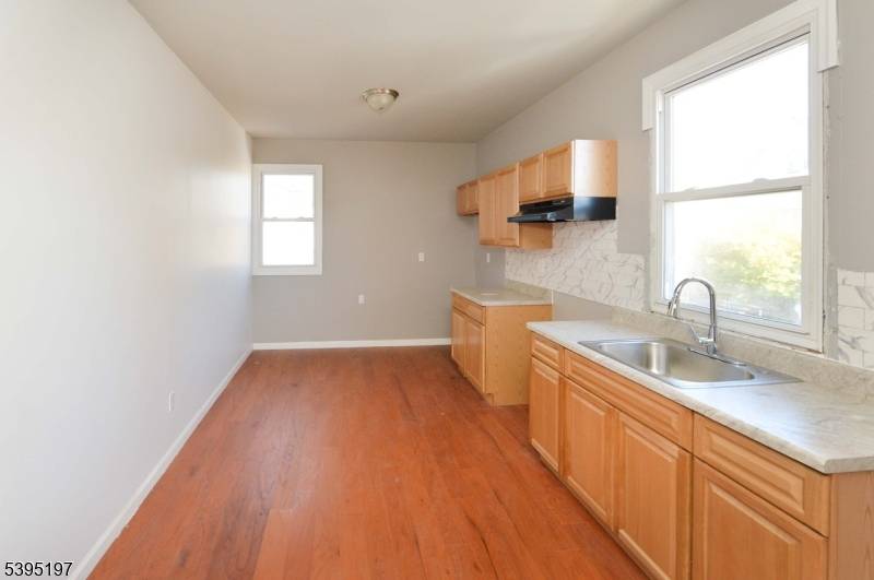 Paterson City, NJ 07504,523 Park Ave