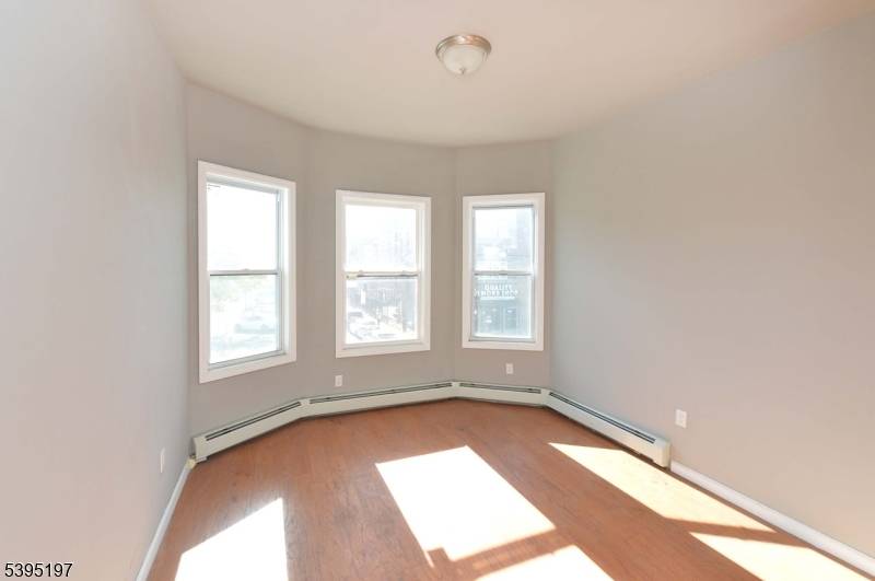 Paterson City, NJ 07504,523 Park Ave