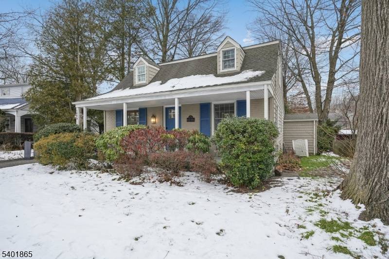 Fair Lawn Boro, NJ 07410,16-09 Split Rock Rd