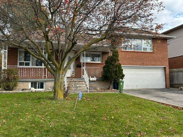 Toronto E04, ON M1R 4A5,5 Compton DR #Main & Upper