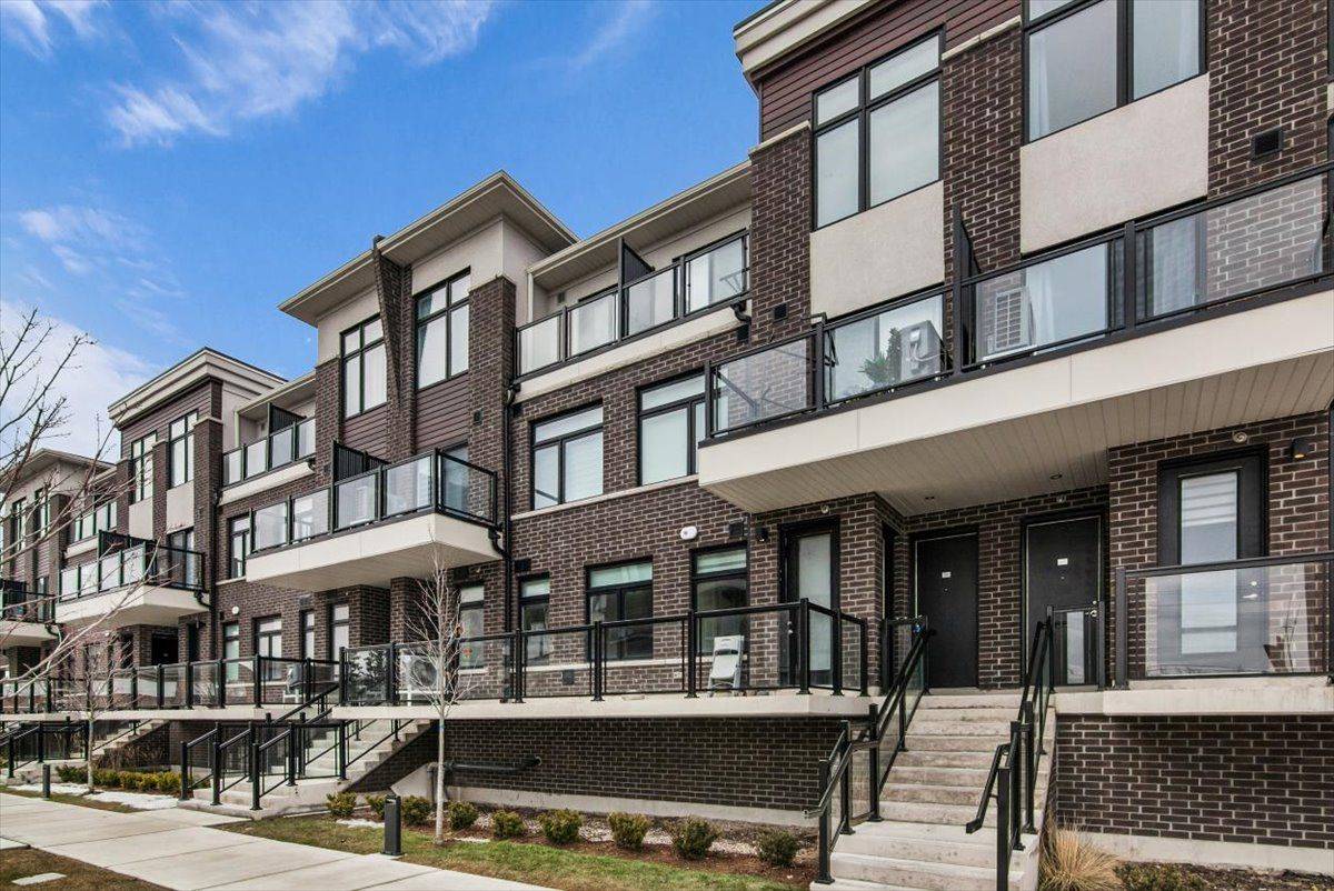 Pickering, ON L1V 0H1,755 Omega DR #221