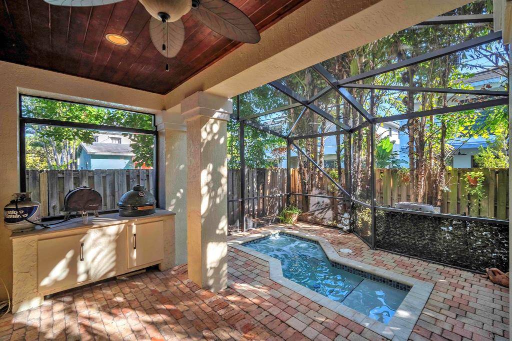 Fort Lauderdale, FL 33304,806 NE 16th Ave