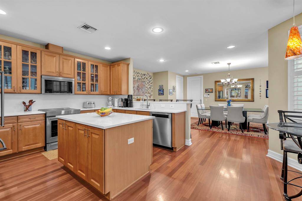 Fort Lauderdale, FL 33304,806 NE 16th Ave