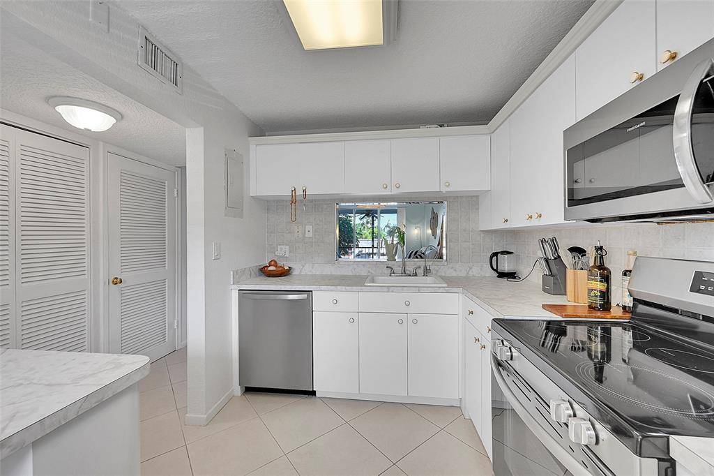 Pompano Beach, FL 33062,777 S Federal Hwy #N201