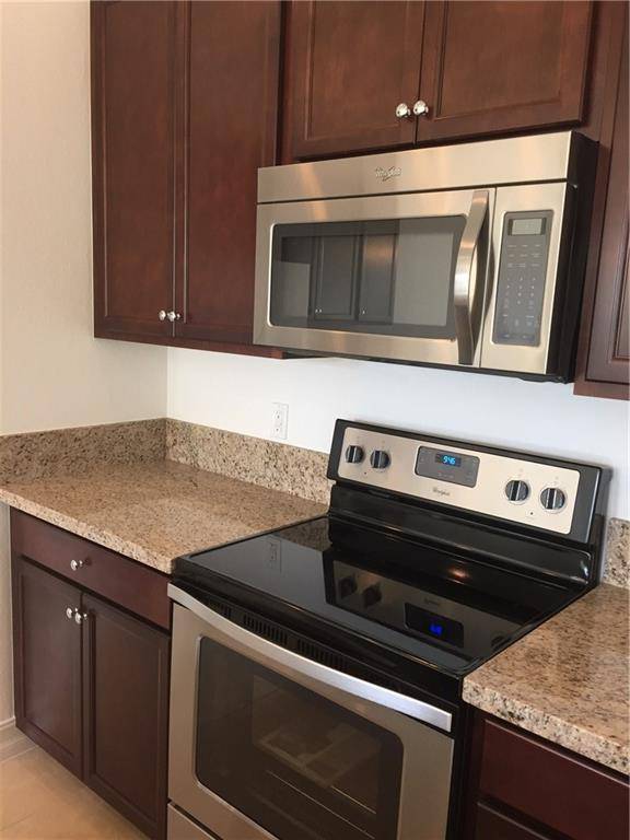 Plantation, FL 33325,176 SW 127th