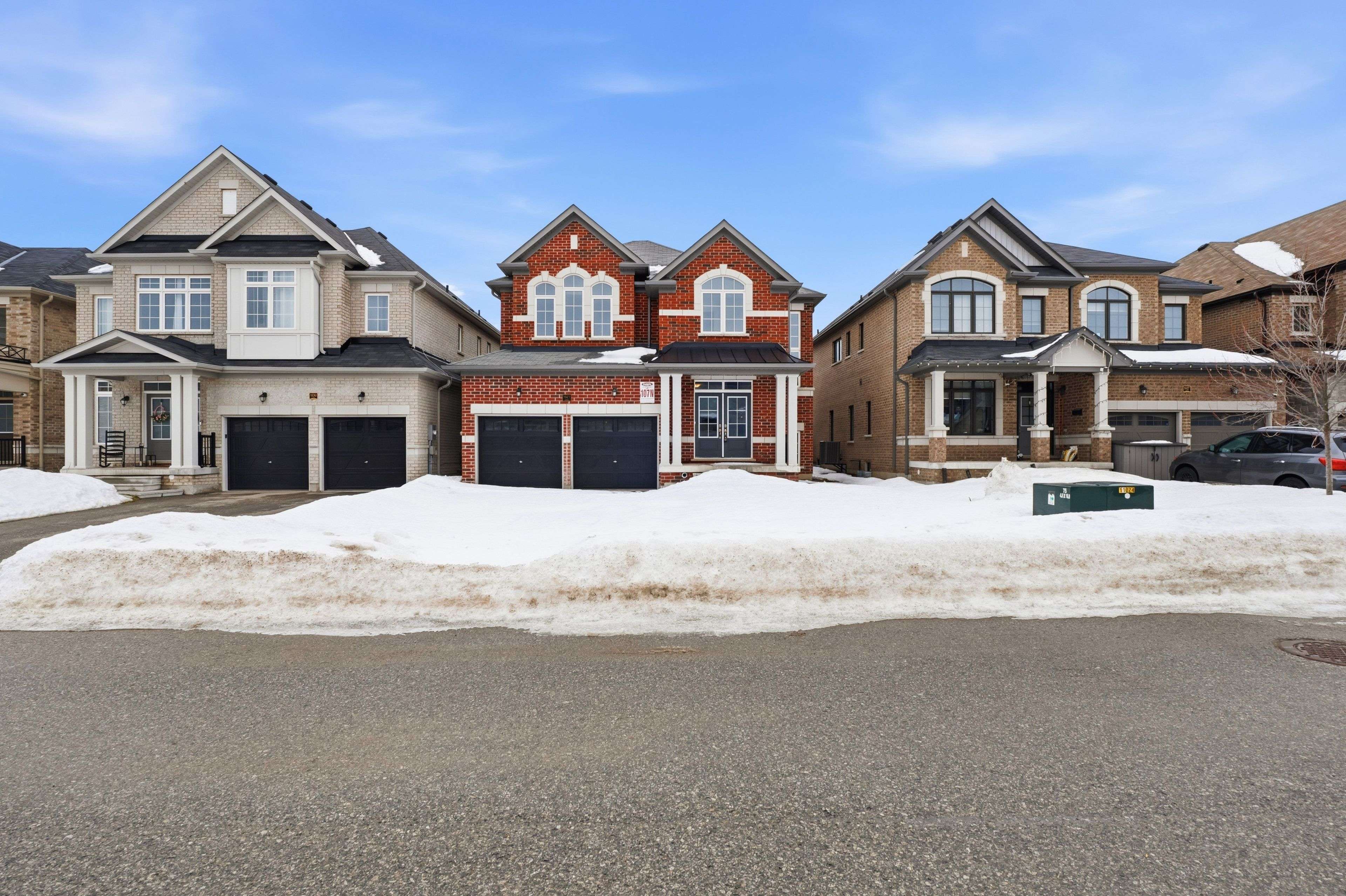 Innisfil, ON L9S 1A8,943 Larter ST
