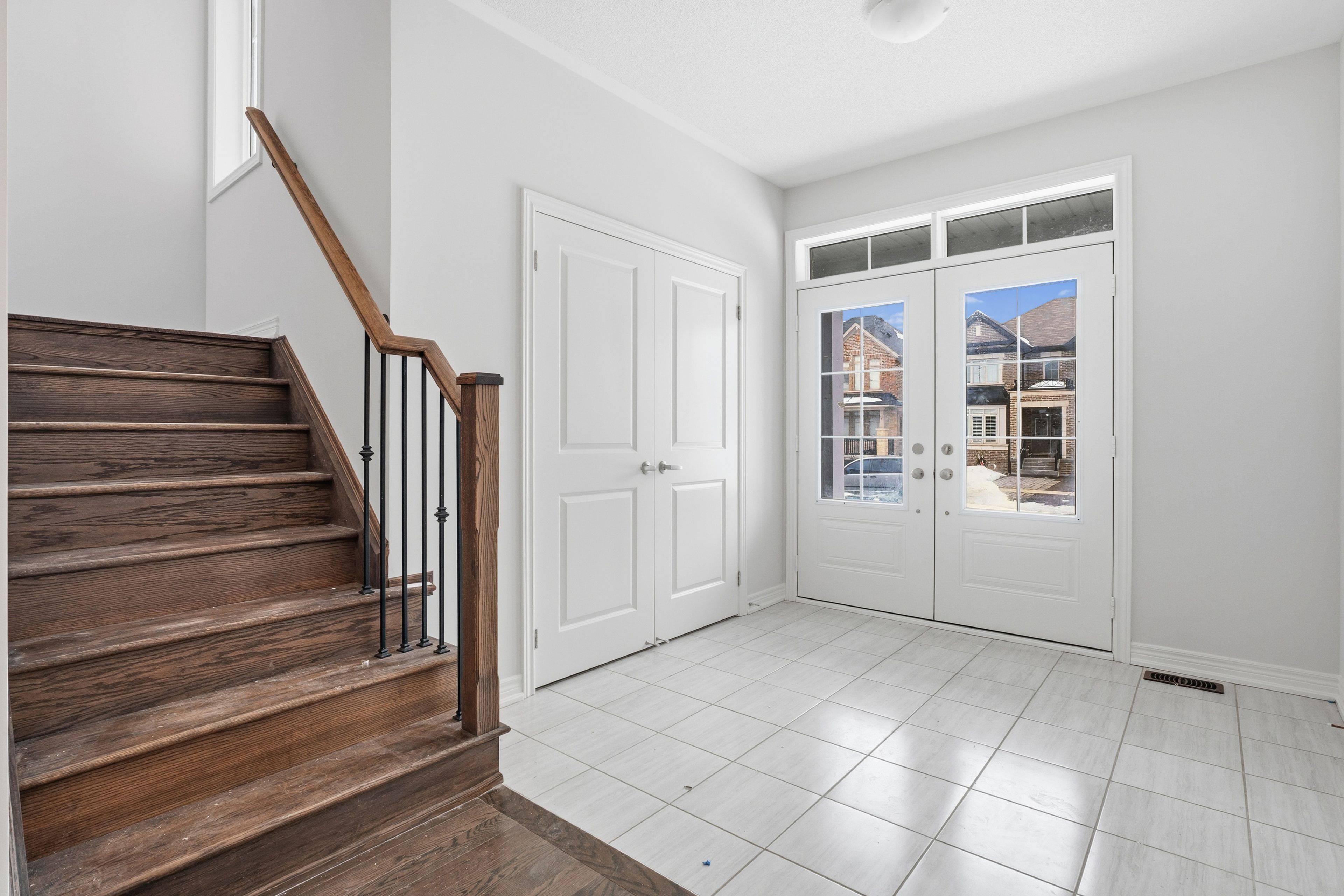 Innisfil, ON L9S 1A8,943 Larter ST